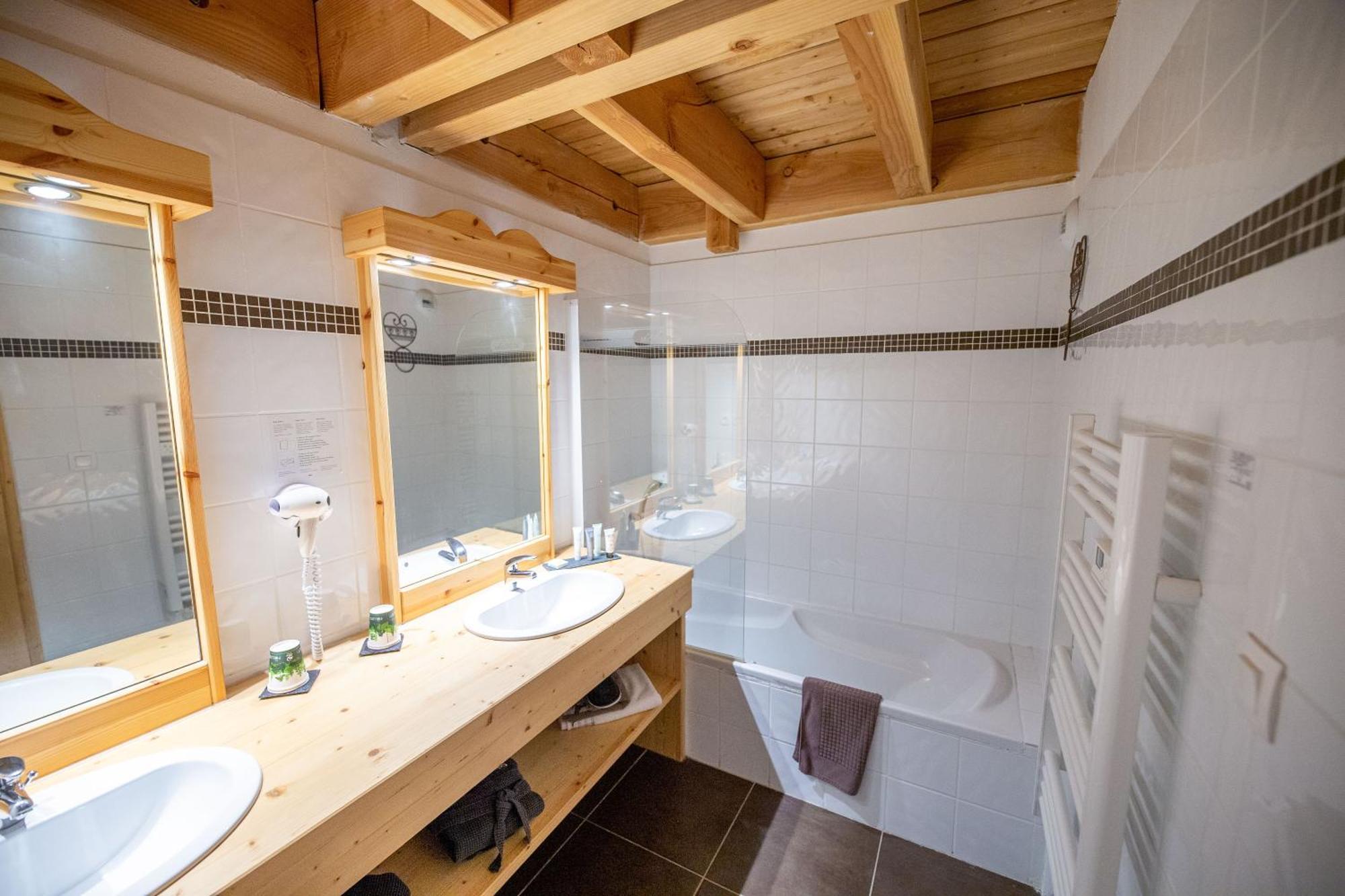 Montana Chalet Hotel & Spa ル・ソーズ エクステリア 写真